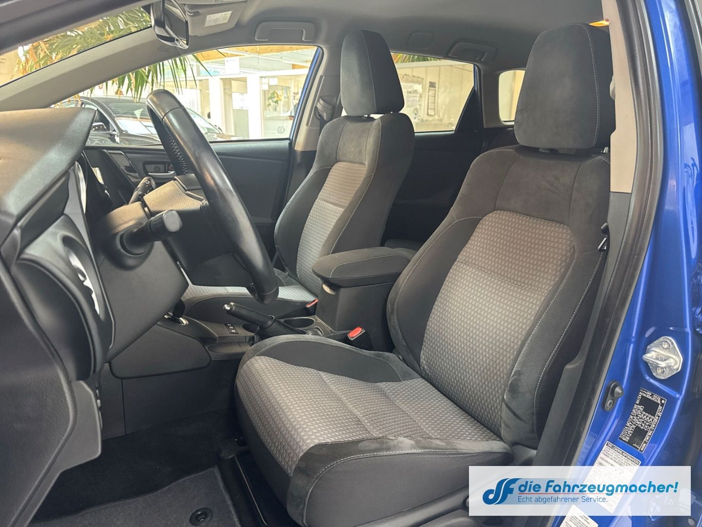 Fahrzeugabbildung Toyota Auris Touring Sports Hybrid 1.8  Klimaautom Spur