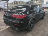 Mercedes-Benz GLC 300 de AMG Coupe Sdach*19*Sound*AHK*Kamera - Hybrid (Diesel/Elektro): Sportwagen