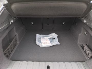 BMW iX2 eDrive20 M Sportpaket DAB LED Komfortzg.