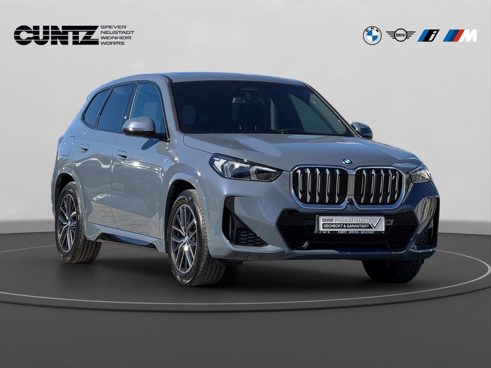 BMW iX1 xDrive30 M Sport Panoramadach Head-Up Parkin foto 4