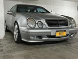 Mercedes-Benz Mercedes w208  200 Kompressor  CLK - Mercedes-Benz 200 aus 2000