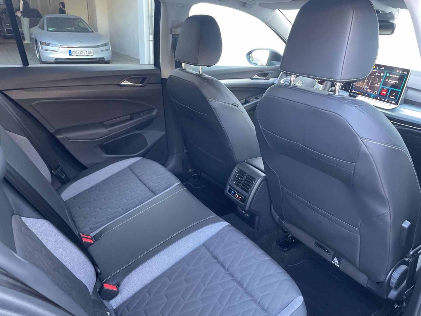 Golf VIII 2.0 TDI DSG Goal AHK/Kamera/Navi/ACC