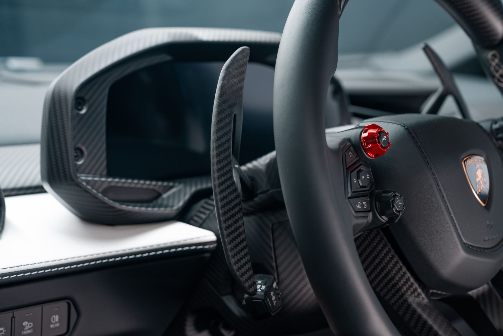Fahrzeugabbildung Lamborghini Revuelto FULL CARBON/LIFT/PASSENGER/MY 26