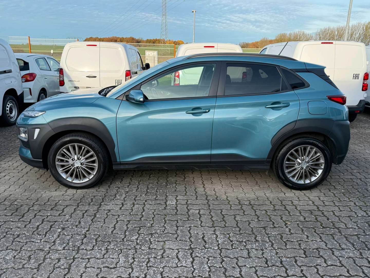 Fahrzeugabbildung Hyundai KONA 1.0 T-GDi TREND 17' Alu, LED, Sichtpaket