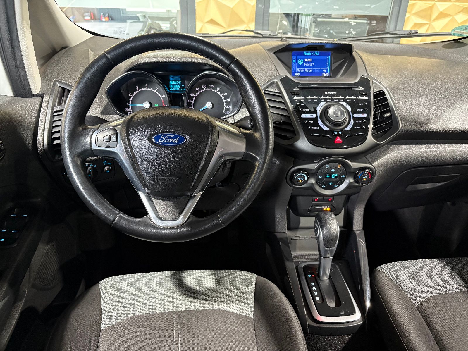 Fahrzeugabbildung Ford EcoSport Trend/8-FACH&SHZ/KLIMA/NAVI/PDC