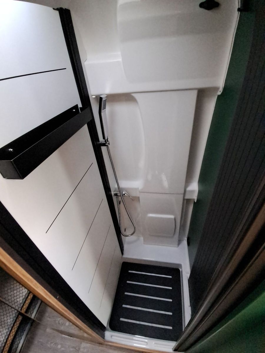 Fahrzeugabbildung Karmann Dexter DE 625  Captain-Chair-Sitze, RFK