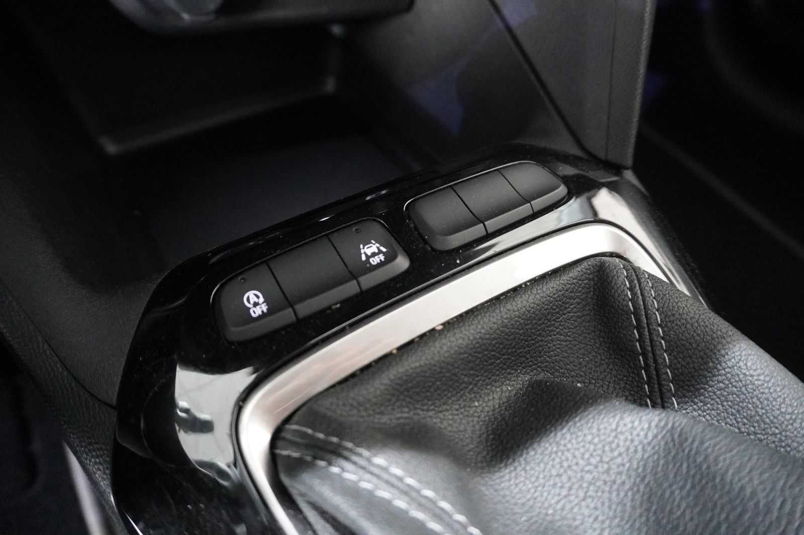 Fahrzeugabbildung Opel Corsa F 1.2 FACELIFT NAVI/LED/KAMERA/VIRT/SH/DAB