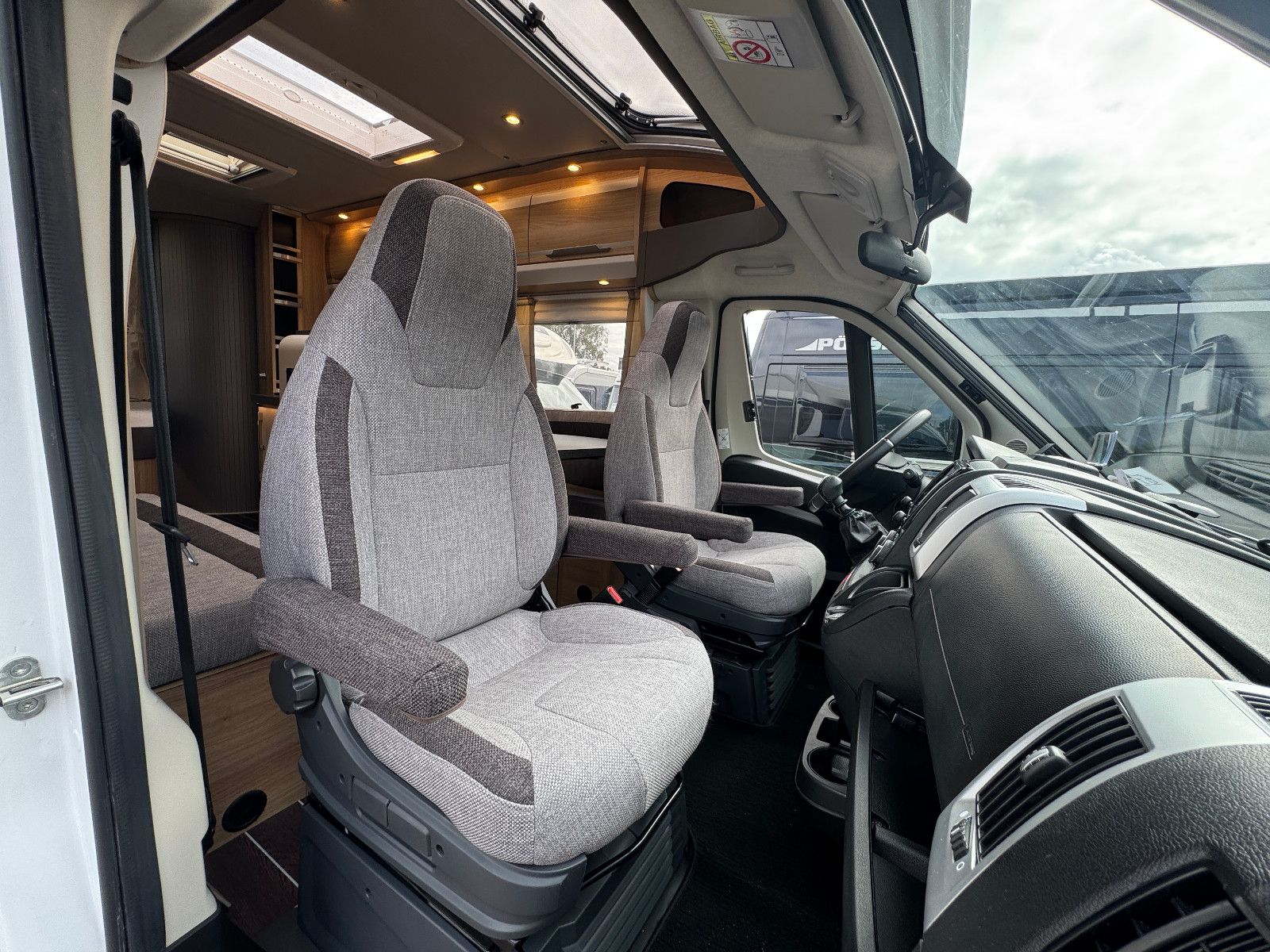 Fahrzeugabbildung Knaus SKI TI 650 MF PLATINUM SELECTION LUFTFEDERUNG 1H