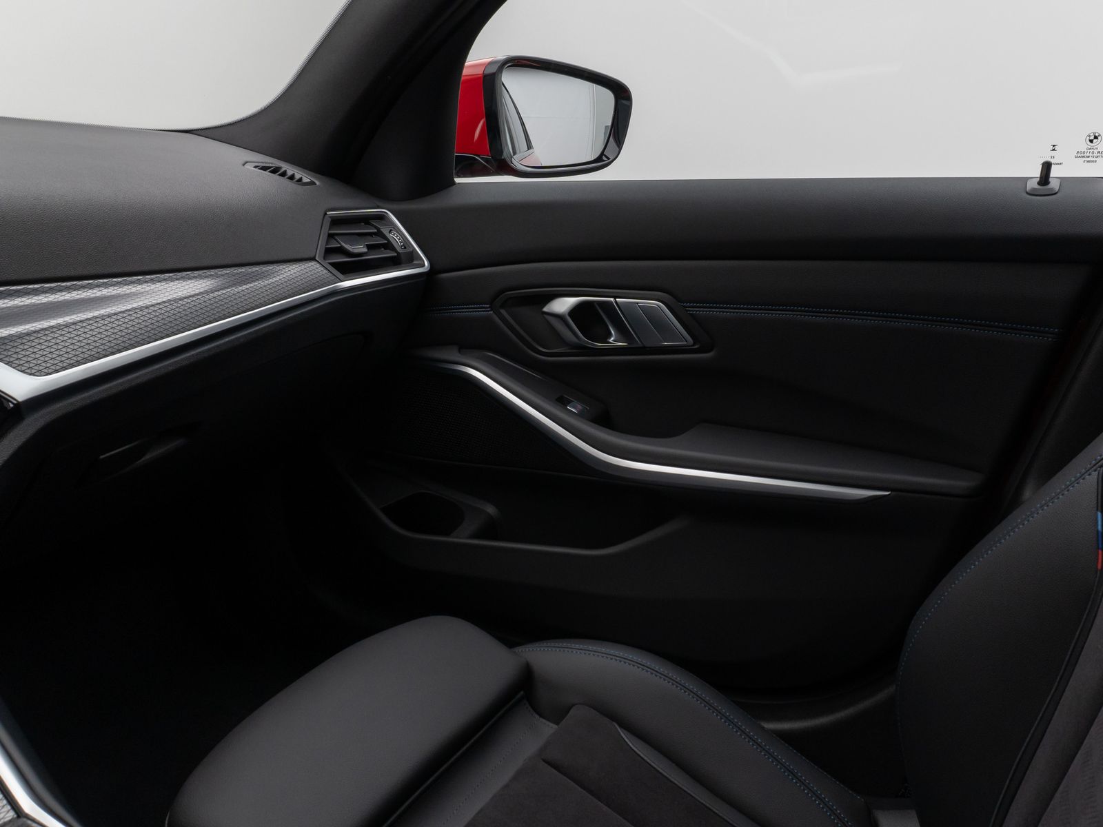 Fahrzeugabbildung BMW 330e M Sport HUD DAB PDC Geschwindigkeitsreg