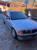 BMW E46 320i Touring VFL - BMW 320 aus 2001: Kombi