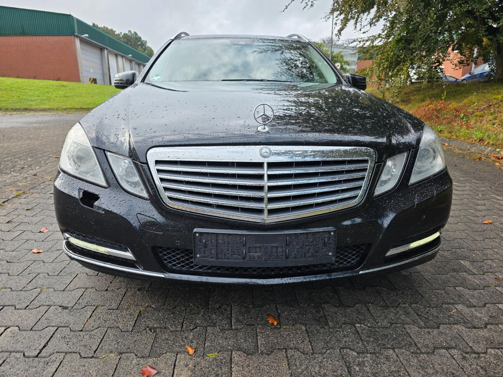 Mercedes-Benz E250 2012 — interior