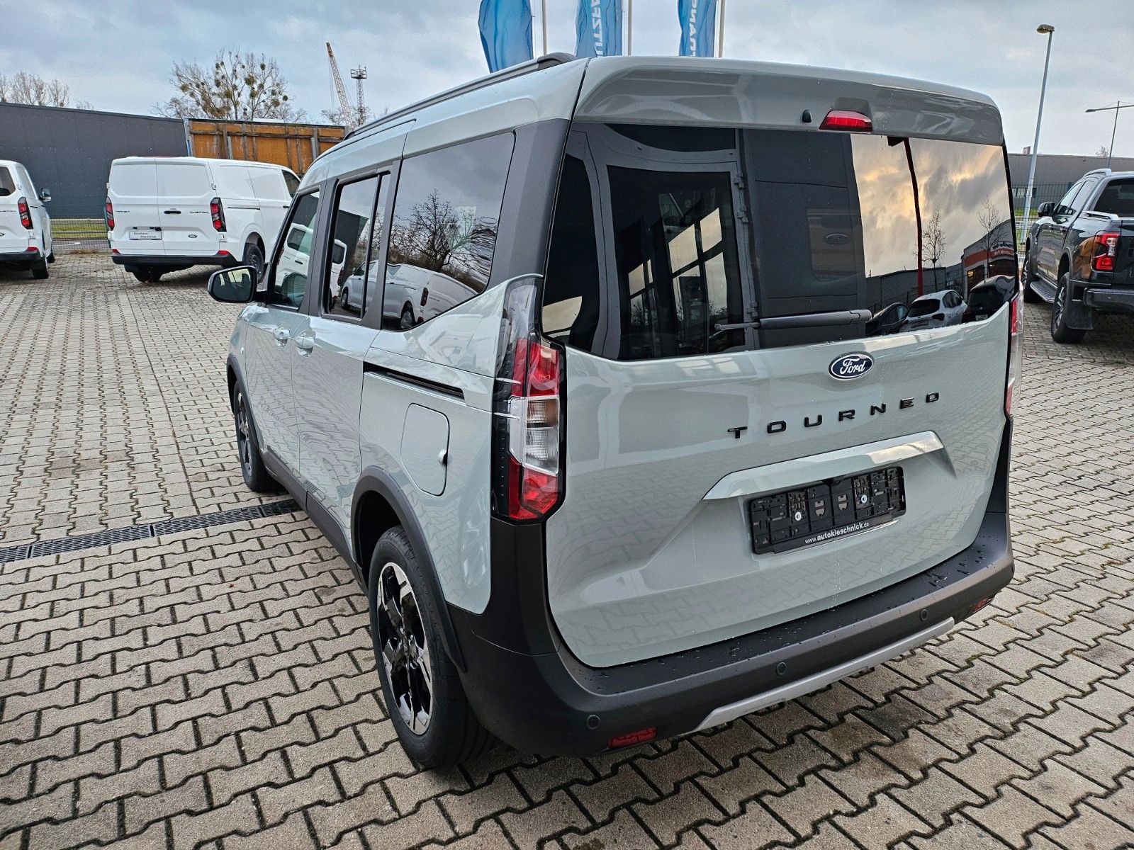 Fahrzeugabbildung Ford Tourneo Courier Active