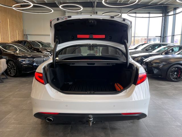 Alfa Romeo Giulia 2,2 JTDM Executive *BI-XENON*ACC*AHK*LED*