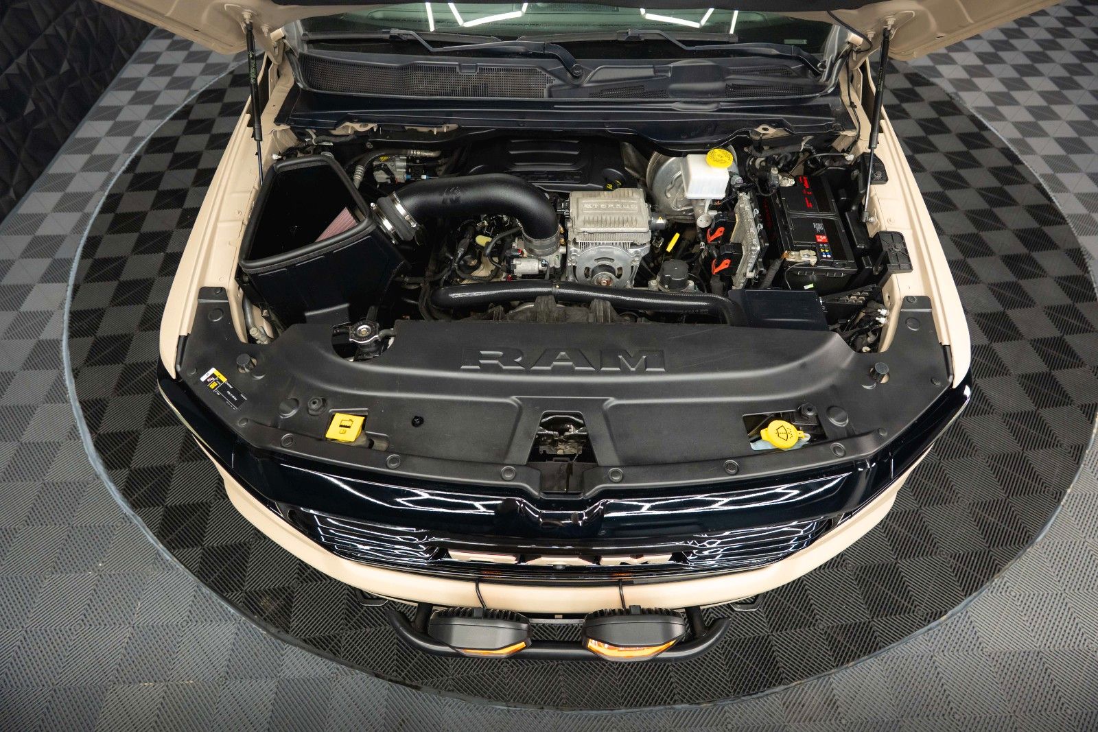 Fahrzeugabbildung Dodge RAM 5.7 V8 HEMI 4x4 NIGHT GT SPORT Offroad 19%