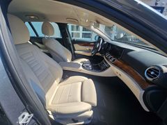 Fahrzeugabbildung E 220 T-Modell Avantgarde d 4Matic HUD+Kamera