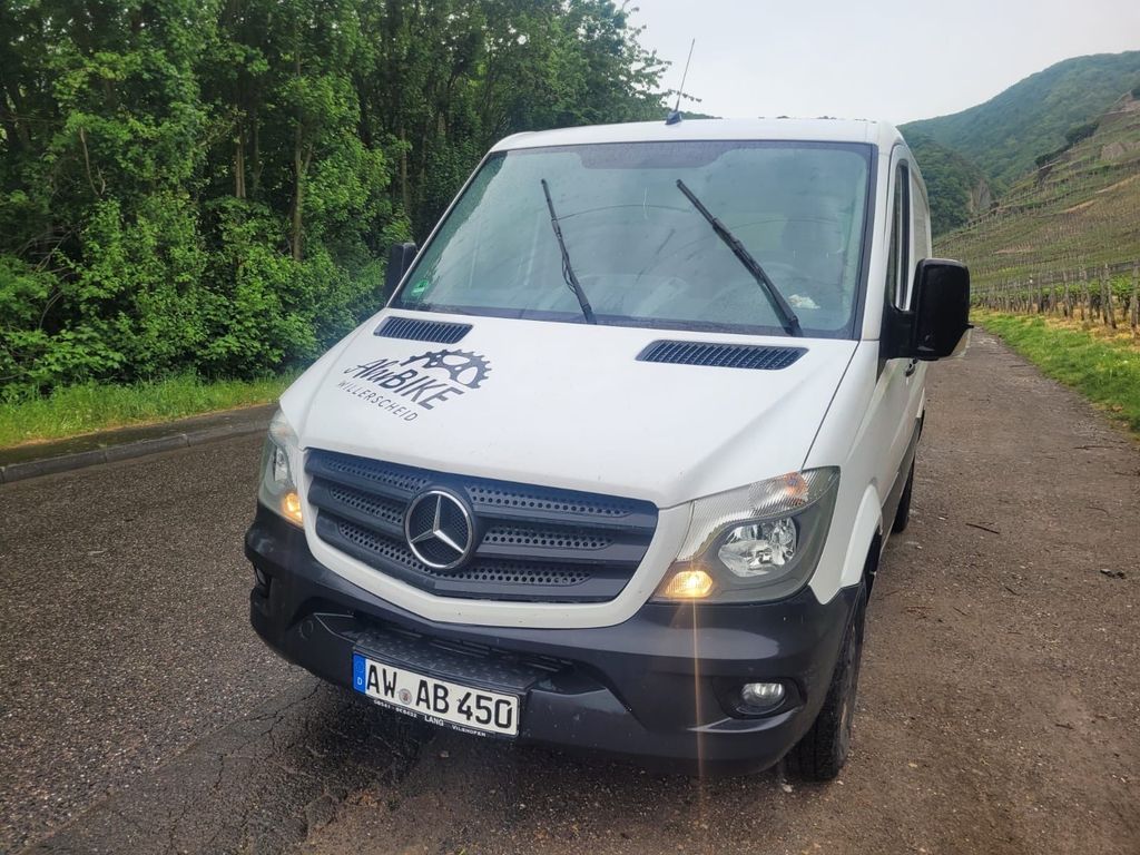 Image of Mercedes-Benz Sprinter