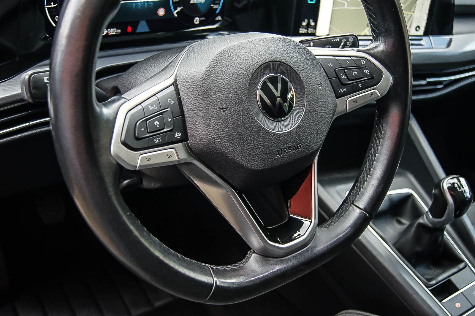 Fahrzeugabbildung Volkswagen Golf VIII 1.5 TSI ''1st EDITION'' PANORAMA VIRTU