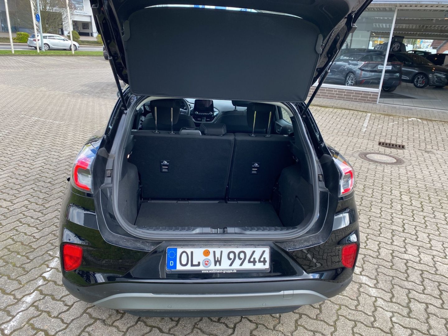 Fahrzeugabbildung Ford Puma Titanium 1.0 EcoBoost, Navi, Ganzjahresreif