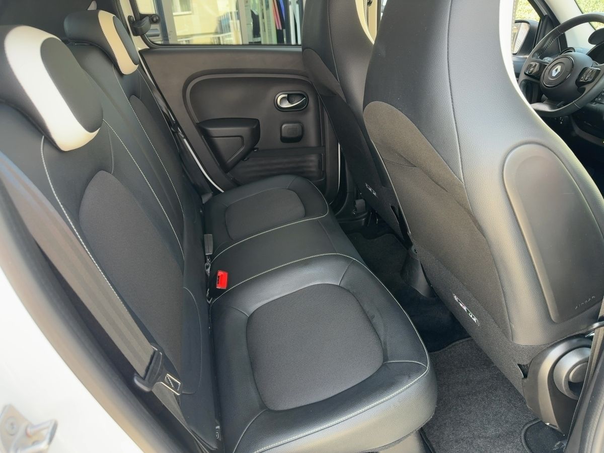 Fahrzeugabbildung Renault Twingo E-TECH 100% el. URBAN NIGHT SHZ KAM NAVI