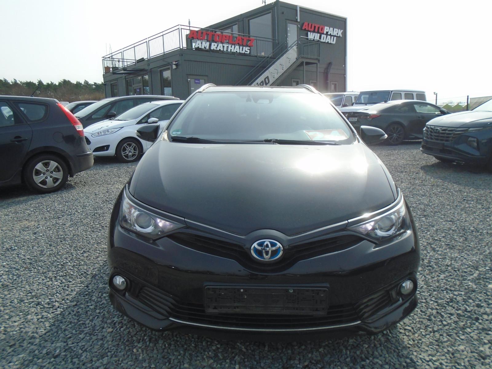 Toyota Auris Touring Sports Hybrid Team D