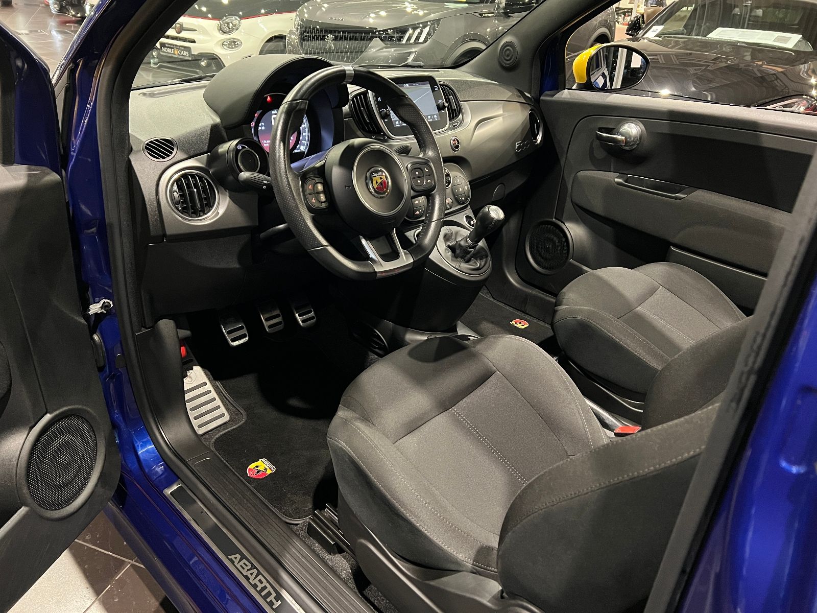 Fahrzeugabbildung Abarth 595C Pista KLIMA Navi CARPLAY PDC