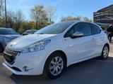 Peugeot 208 Style ZR bei 97 TKM gew.+ TÜV neu + Panorama - Peugeot: Style