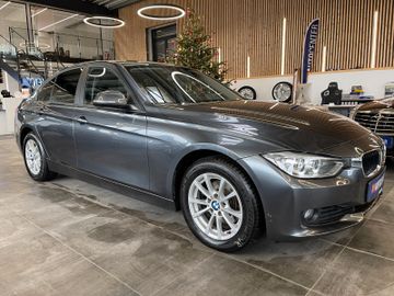 BMW 320d xDrive *NAVI*PDC*SZHZ*BI-XENON*