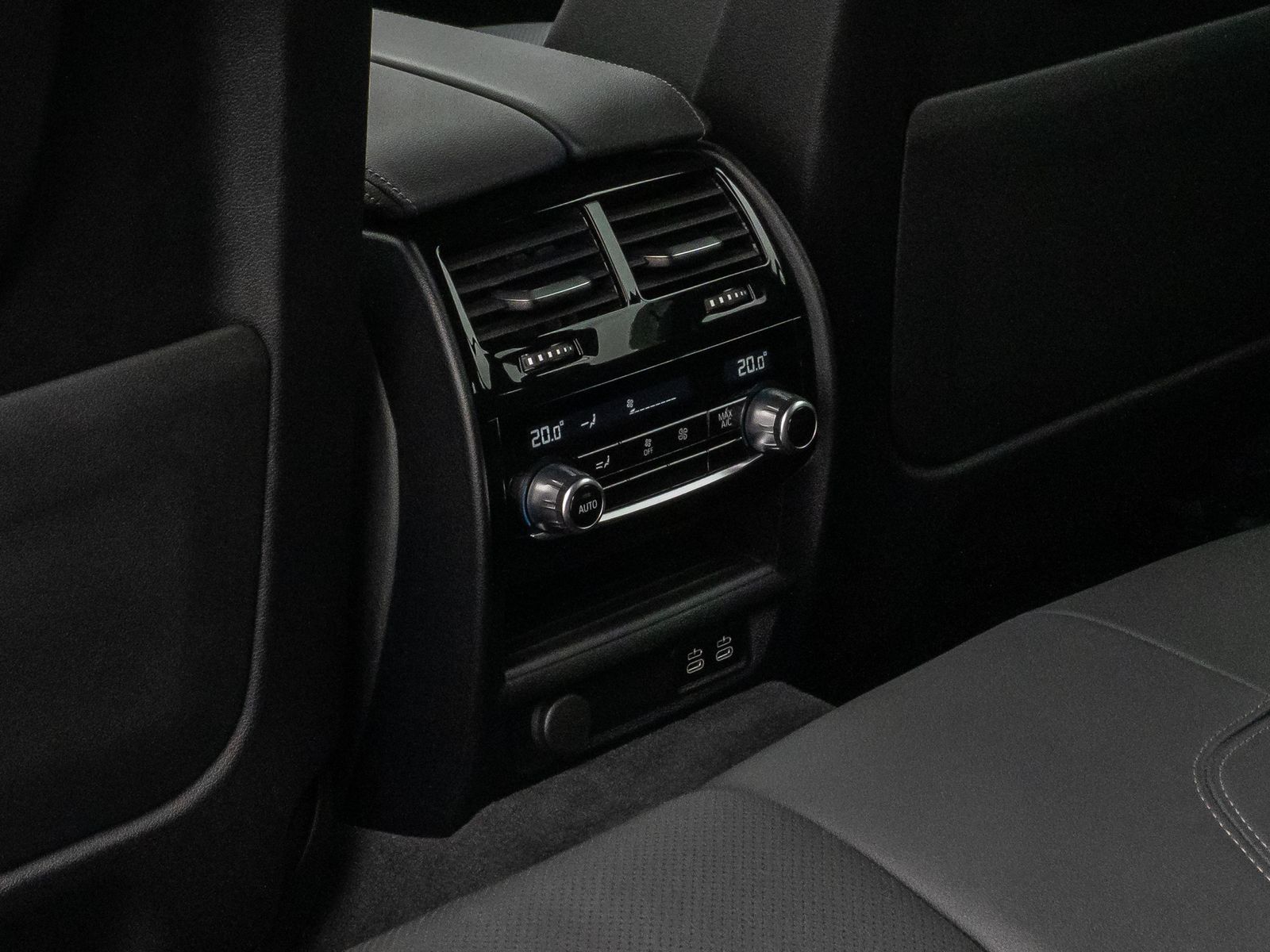 Fahrzeugabbildung BMW 530e xD M Sport Kamera HUD DAB HiFi ACC Komfort