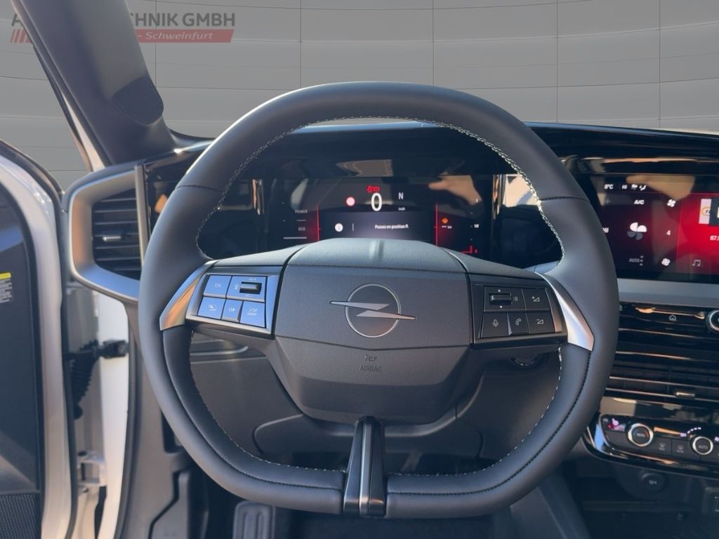 Fahrzeugabbildung Opel Mokka GS Tech Paket Allwetterreifen