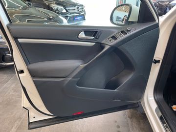 Volkswagen Tiguan Life BM 4Motion *NAVI*KLIMA*PANO*TEMPOMAT