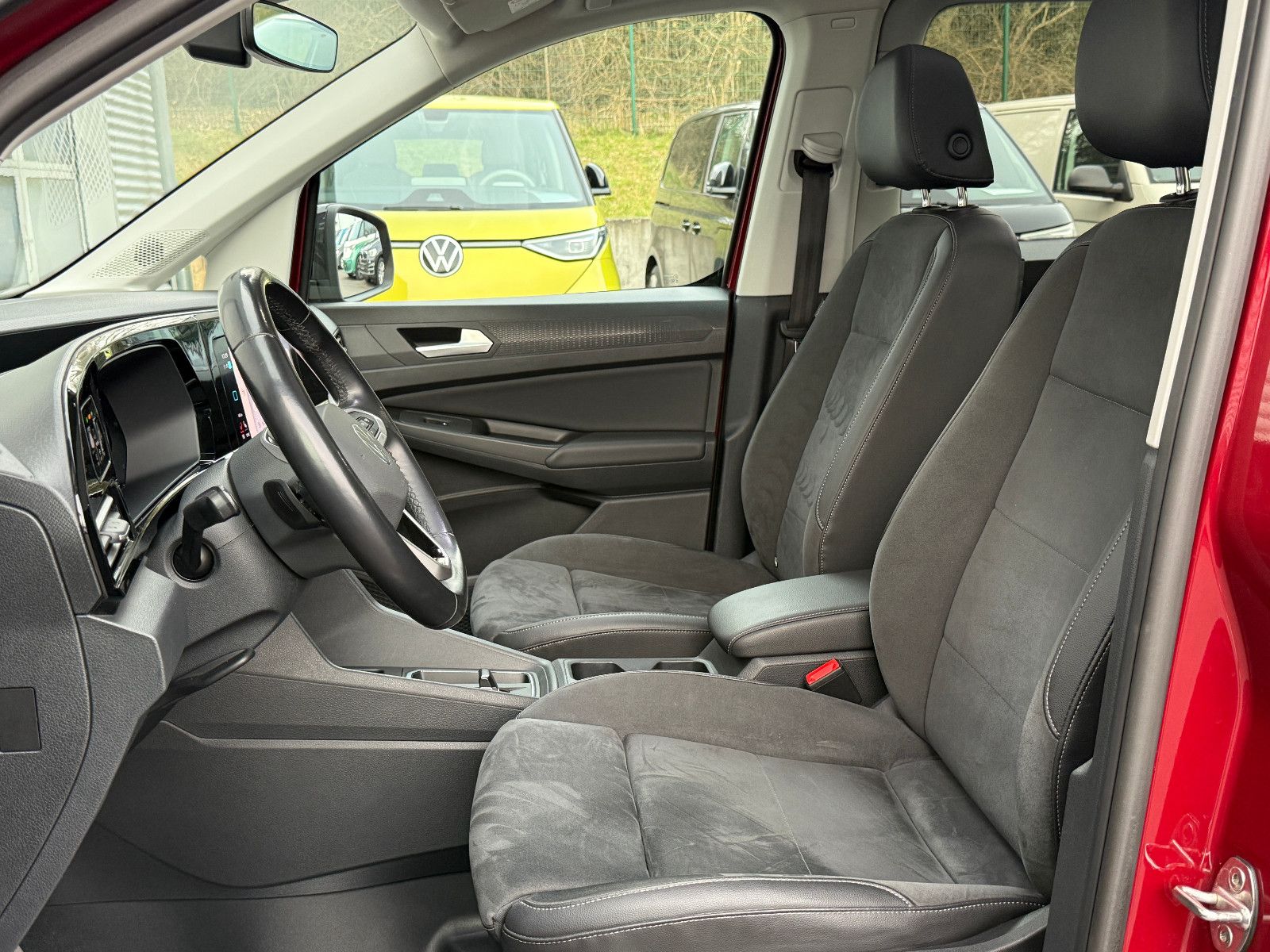 Fahrzeugabbildung Volkswagen Caddy Style TDI DSG ACC AHK Navi LED Pano Sthz