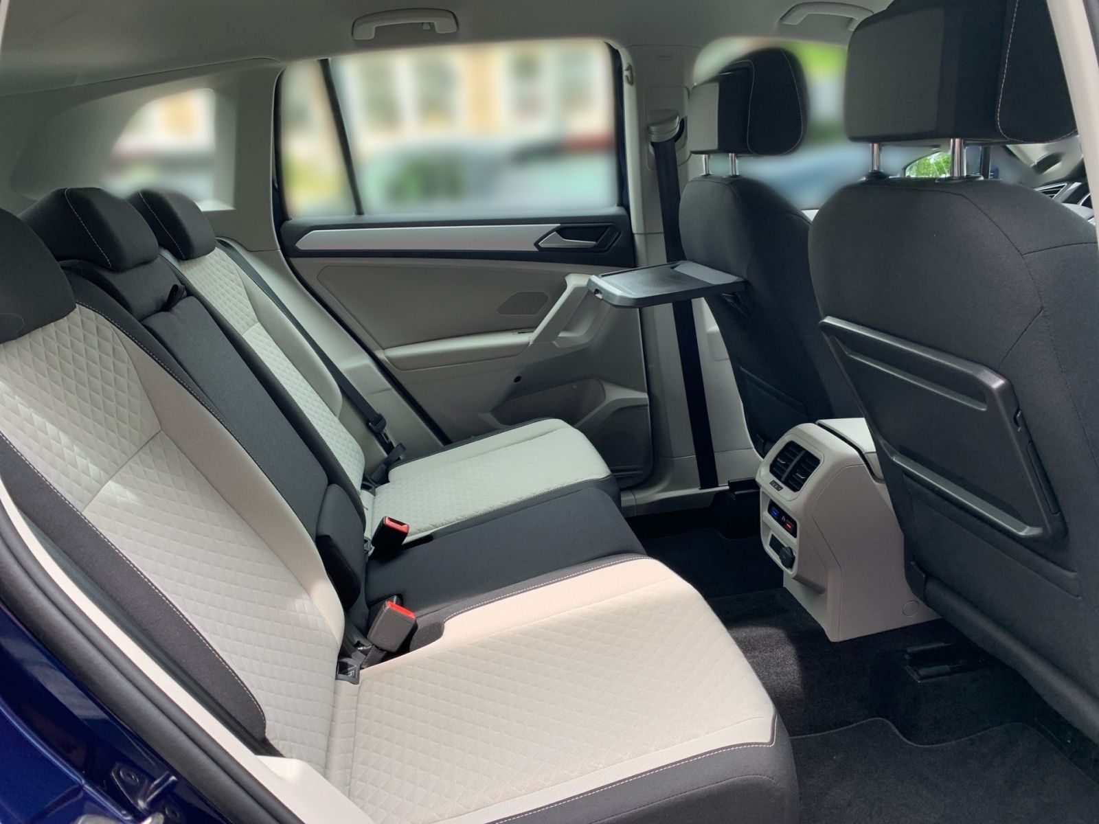Fahrzeugabbildung Volkswagen Tiguan 1.5 TSI Comfortline BMT AHK Navi