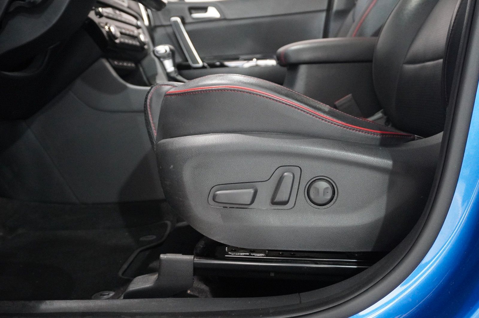 Fahrzeugabbildung Kia Sportage 2.0D GT-LINE AWD NAVI/LED/360°/PANO/AHK