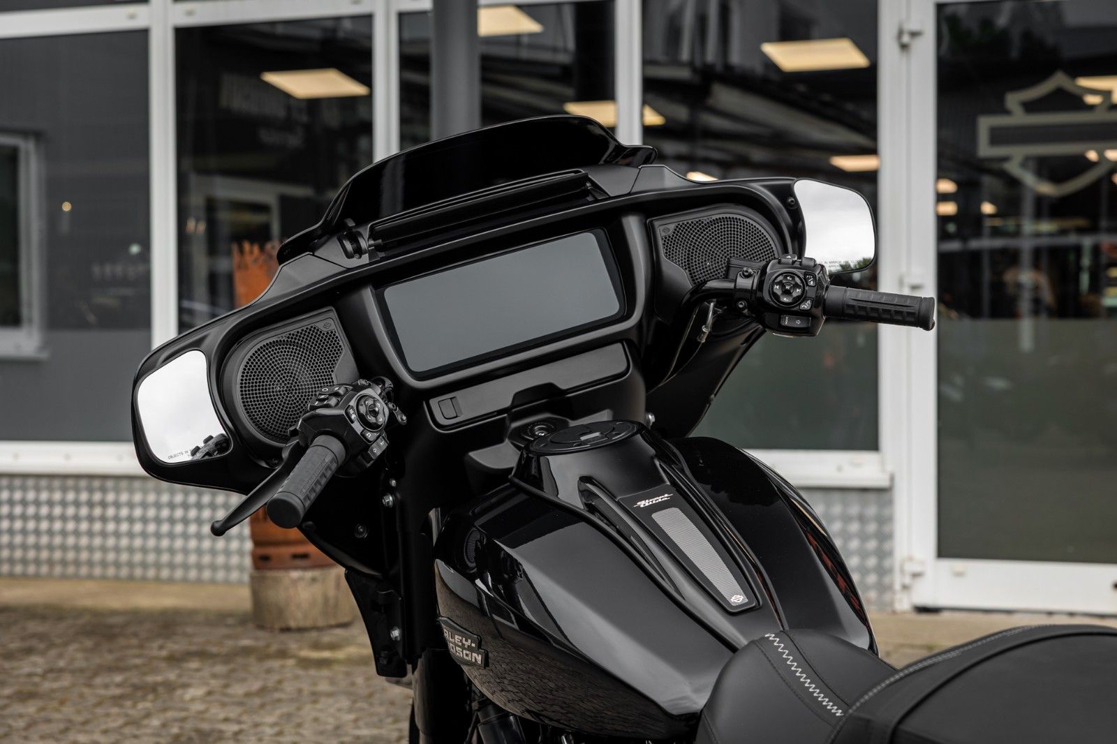 Fahrzeugabbildung Harley-Davidson Street Glide  FLHX MY24 117cui- Kesstech
