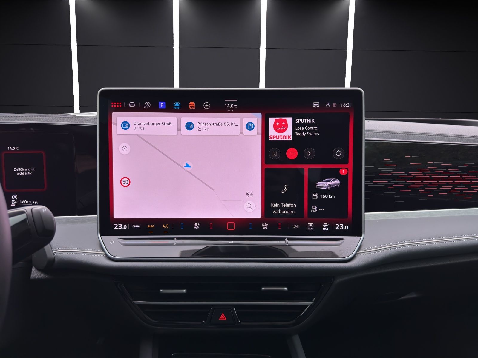 Fahrzeugabbildung Volkswagen Passat TDI Elegance DSG Matrix Standhzg AHK Navi