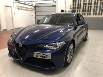 Alfa-Romeo Giulia - 4