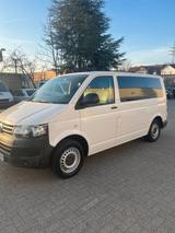 Volkswagen T5 Kombi - Volkswagen T5: Firmenfahrzeug