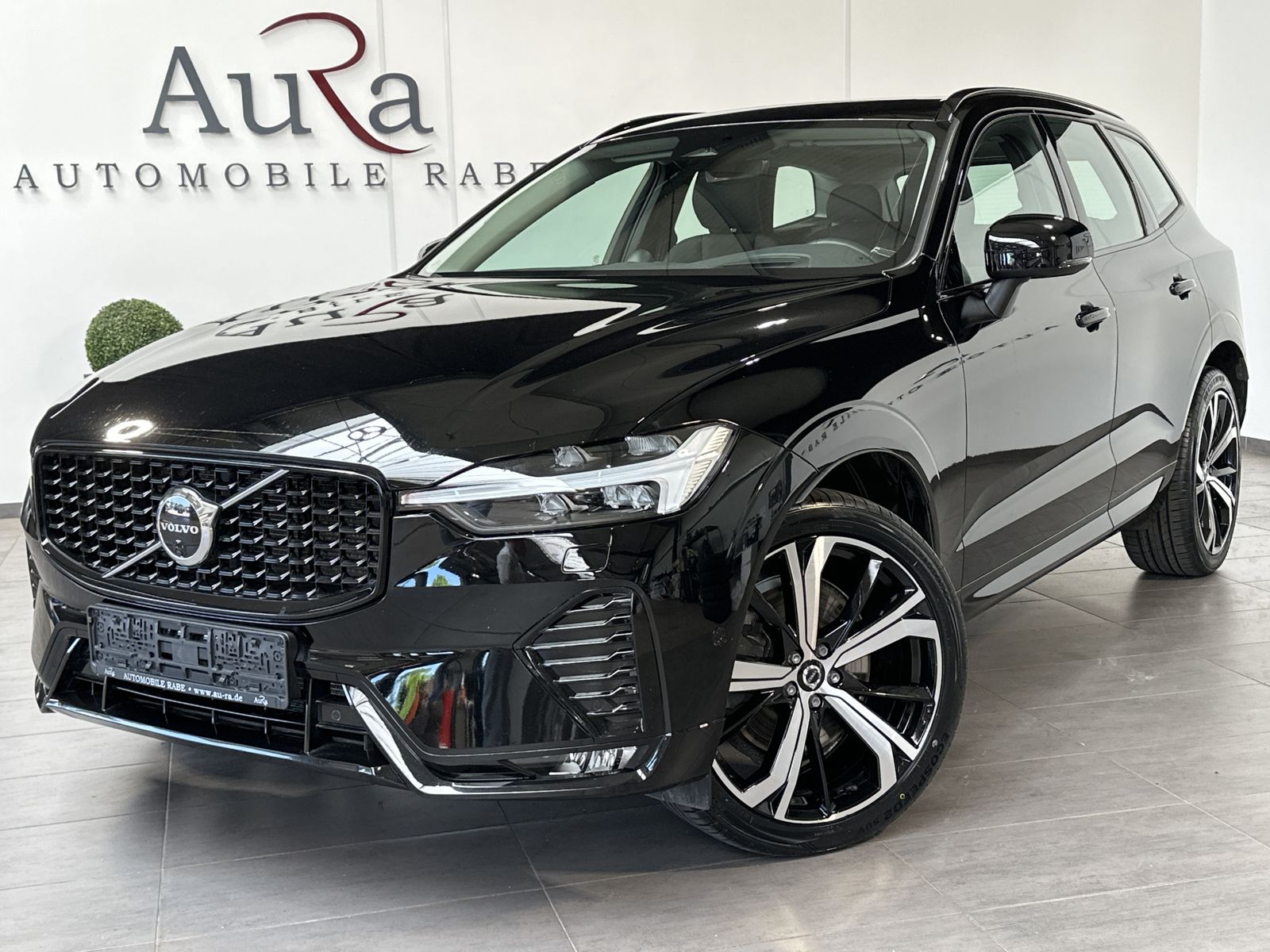 Fahrzeugabbildung Volvo XC60 B5 AWD Ultimate Dark NAV+LED+ACC+360°+PANO