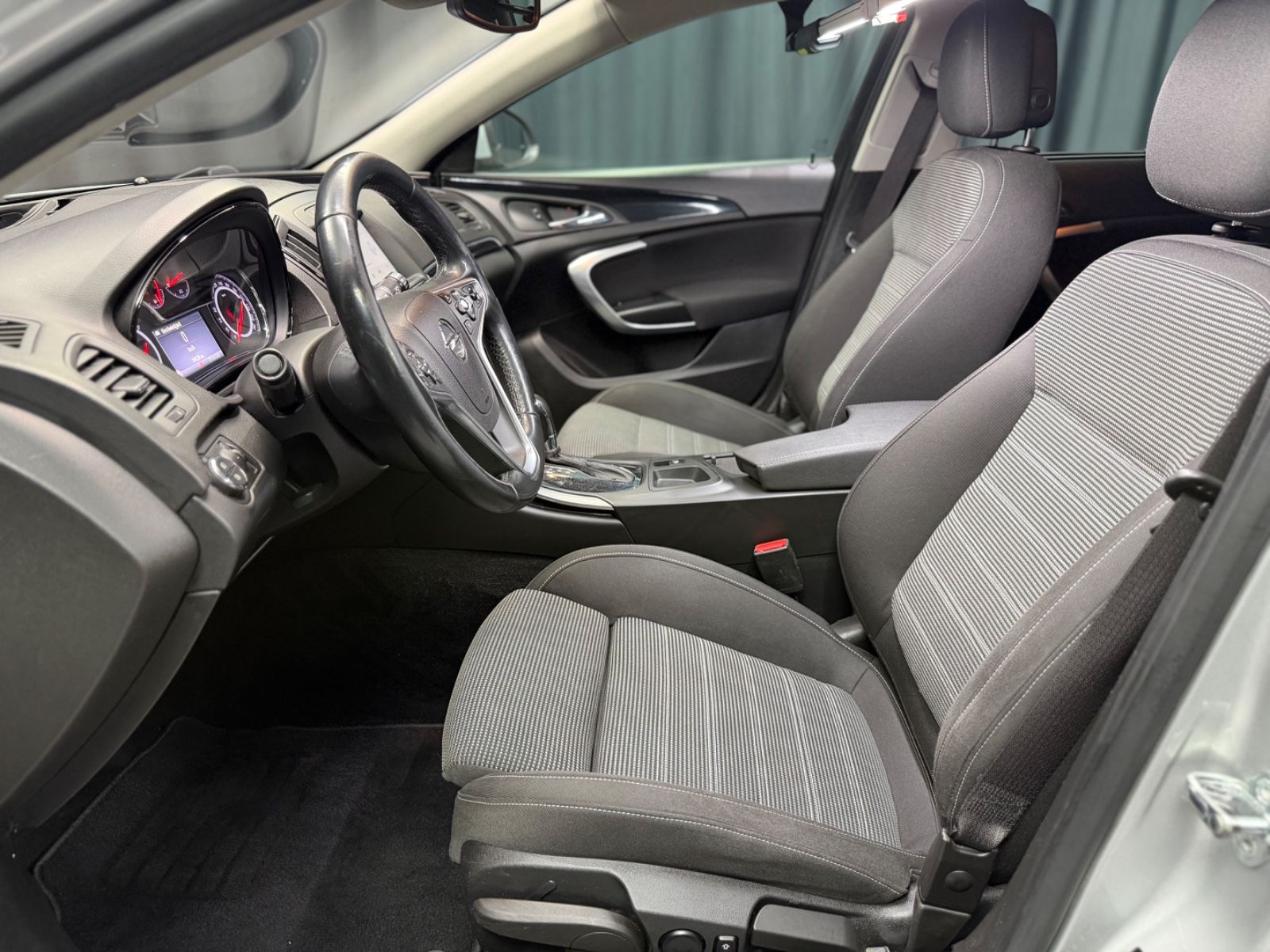 Fahrzeugabbildung Opel Insignia Sports Tourer Innovation|AUTOMATIK|RFK