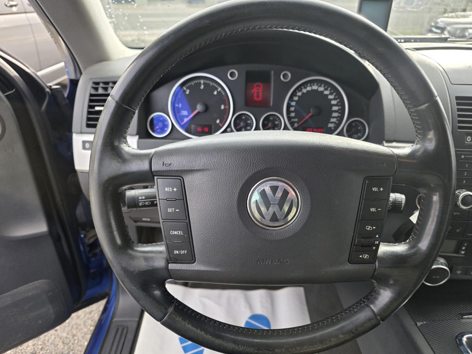 Volkswagen Touareg 2005 — photo 13