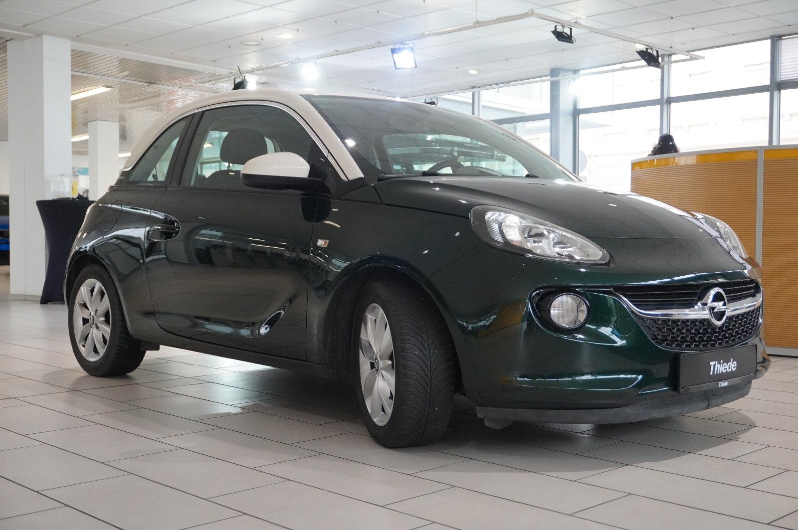Fahrzeugabbildung Opel Adam 1.4 JAM NAVI/SHZ/PDC/KLIMA/LHZ/TEMP.