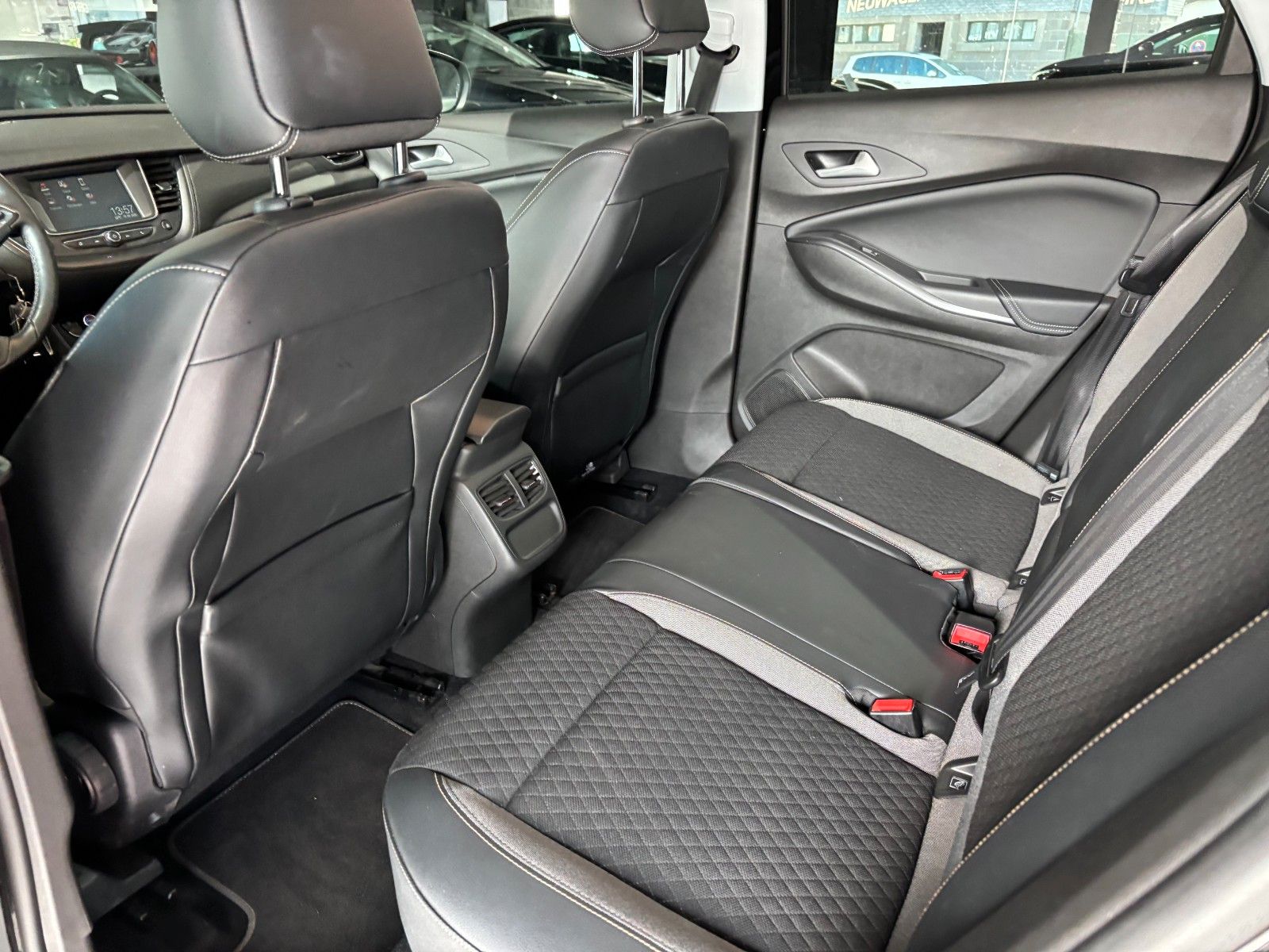 Fahrzeugabbildung Opel Grandland (X) *Klimaauto.*PDC*SHZ+L-Heizung*ACC