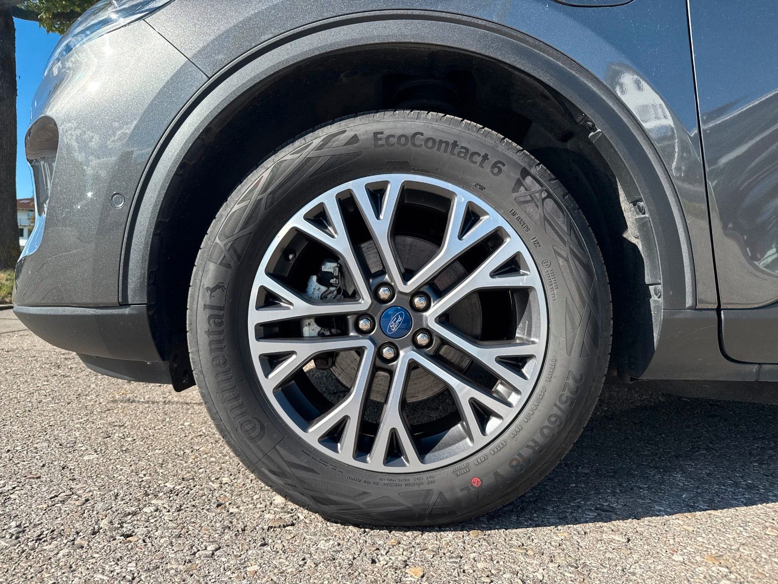 Fahrzeugabbildung Ford Kuga Plug-In Titanium X, AHK, ACC-TEMPOMAT