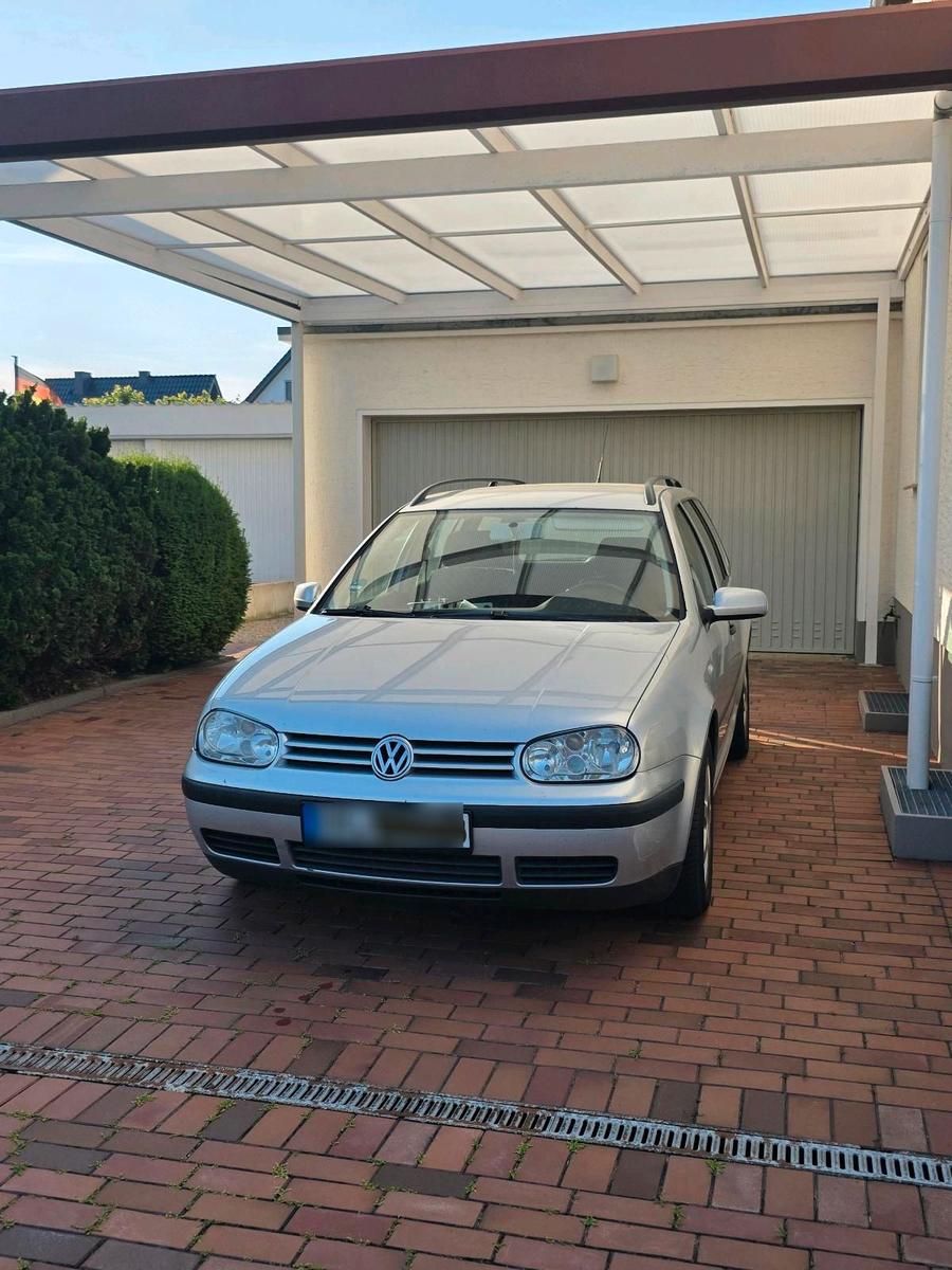Volkswagen Golf 2006 — rear view