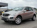 Mercedes-Benz CDI 3.0 4MATIC *AIRMATIC* NAVI LEDER TÜV NEU AHK - gebrauchte Mercedes-Benz ML 320 aus dem Jahr 2005