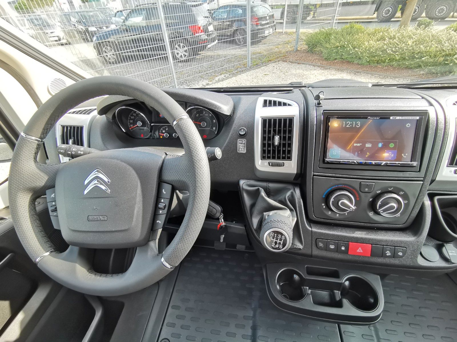 Fahrzeugabbildung Bürstner Limited T 726G  SUMMER SALE - SIE SPAREN 13.839€