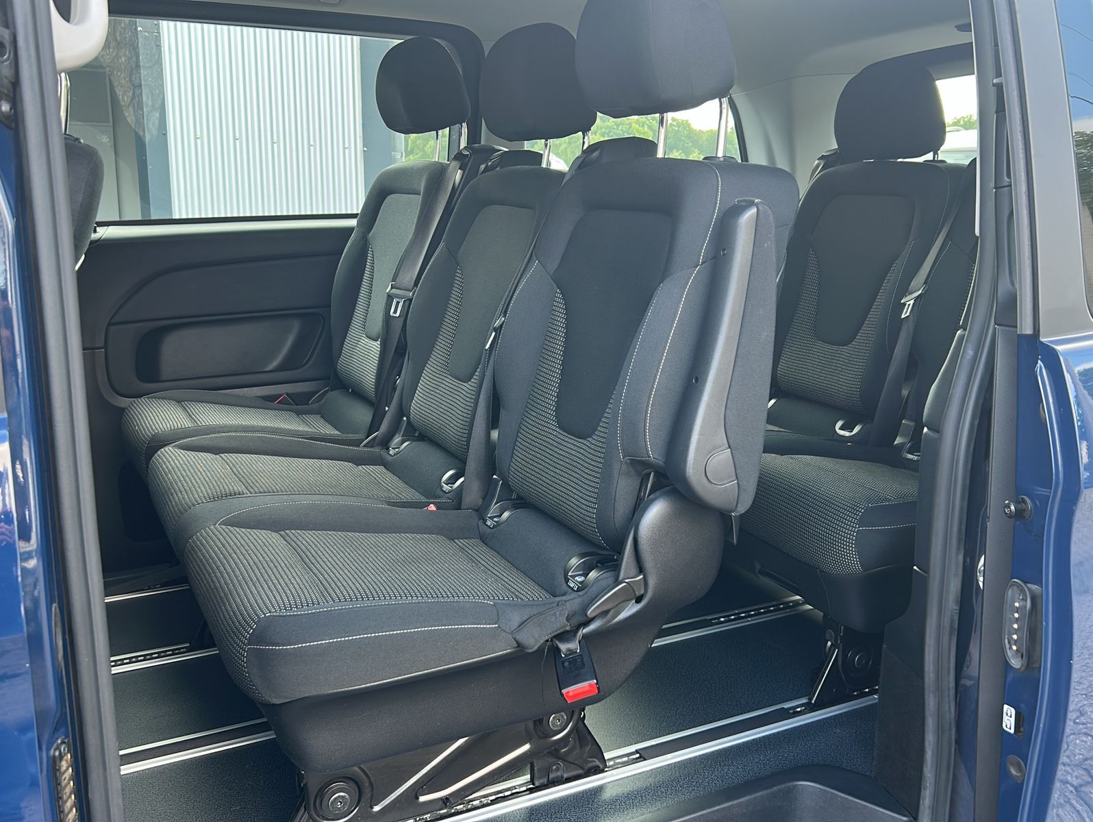 Fahrzeugabbildung Mercedes-Benz V 220 d RISE kompakt