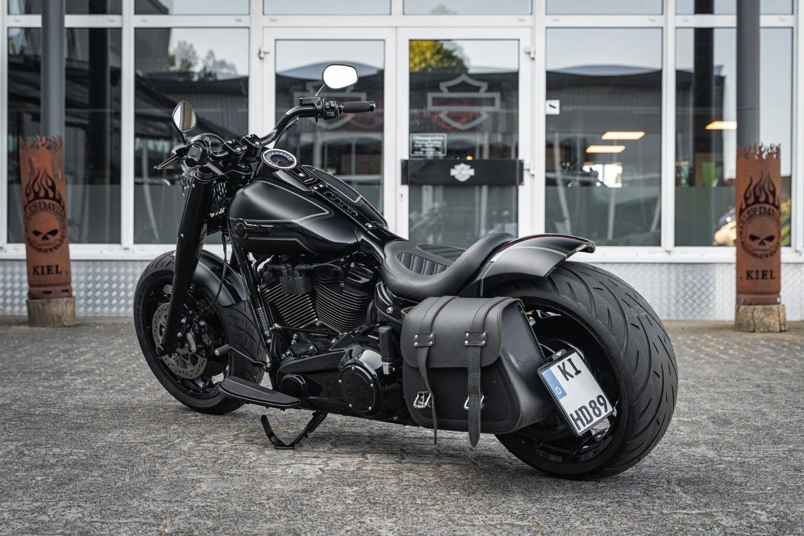 Fahrzeugabbildung Harley-Davidson DARK FAT BOY FLFBS 114 MY23 -JEKILL&HYDE-