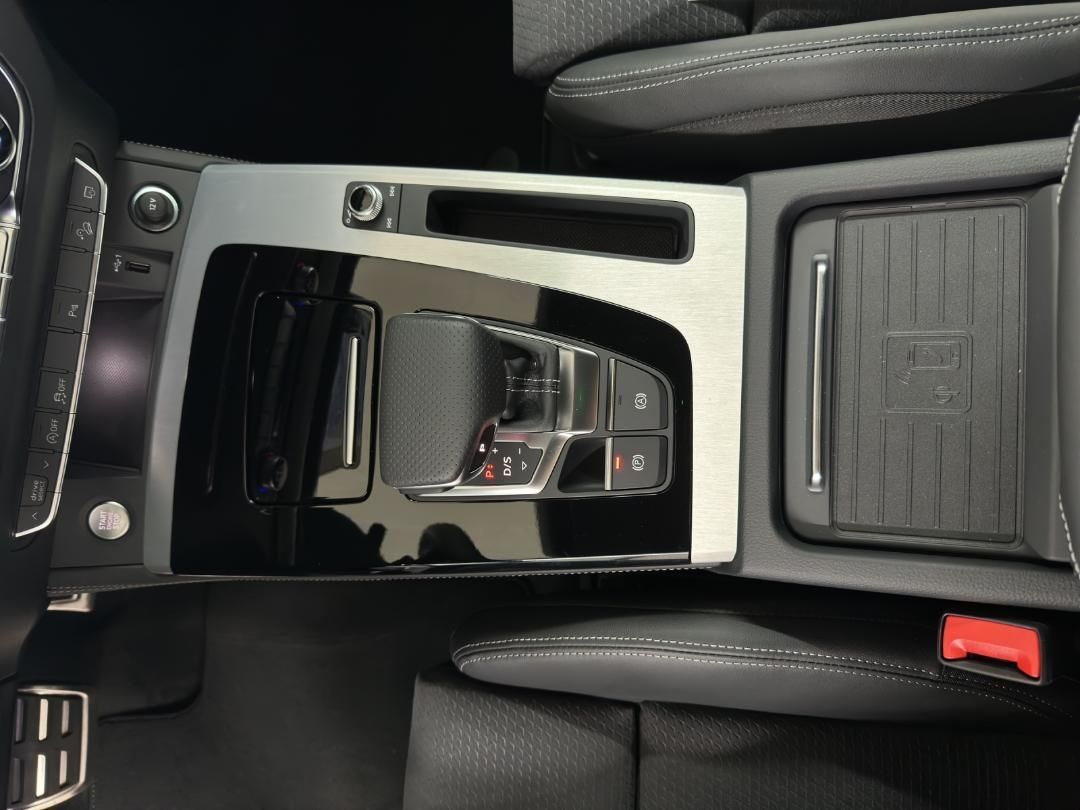 Fahrzeugabbildung Audi Q5 40 2.0 TDI quattro S-Line AHK, MATRIX, Navi