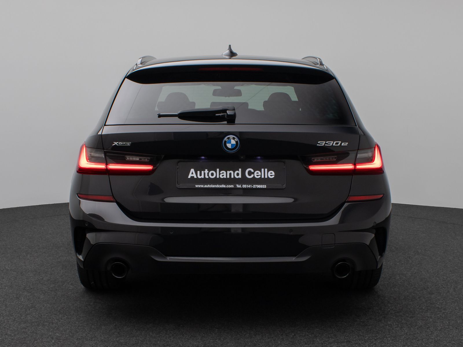 Fahrzeugabbildung BMW 330e xD M Sport Panorama Laser Kamera HUD HiFi